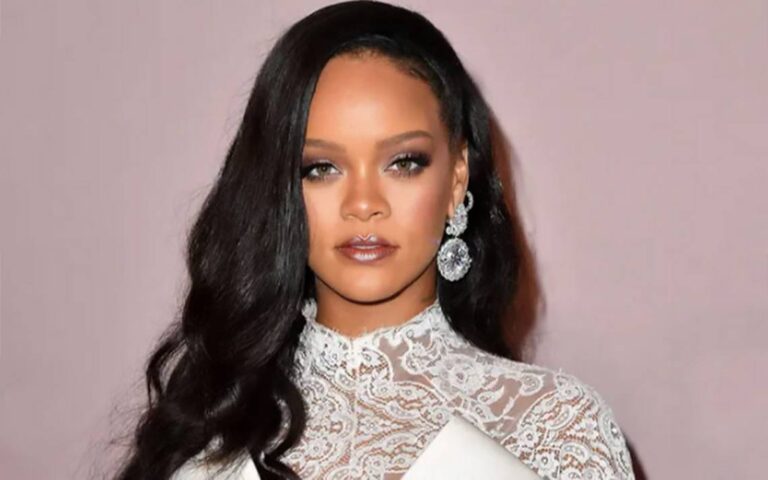 OFICIALMENTE RIHANNA SE CONVIERTE EN «LA MUJER MÁS RICA DEL MUNDO DE LA MÚSICA».