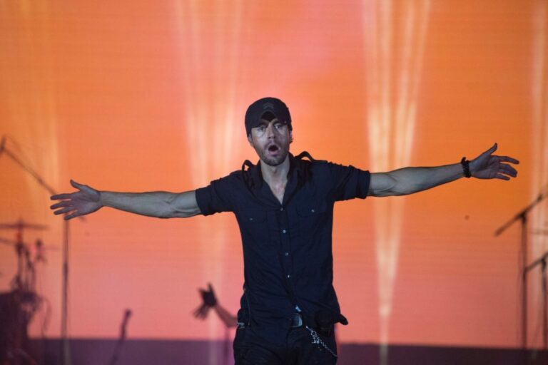 ENRIQUE IGLESIAS ANUNCIA EL QUE SERÍA EL ÚLTIMO DISCO DE SU CARRERA.