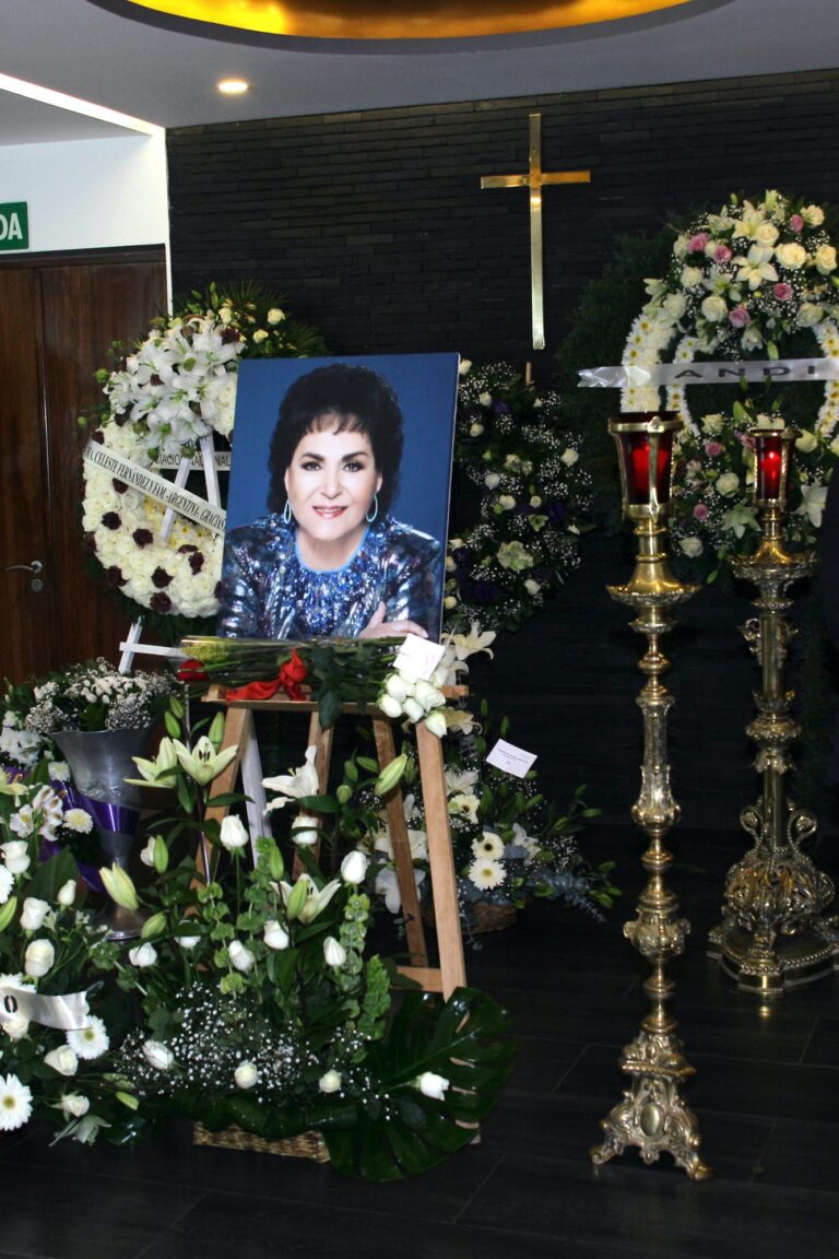 CARMELITA SALINAS, DESCANSE EN PAZ.