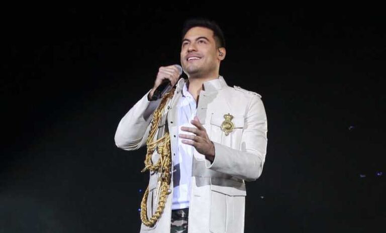 PRESENTA SU ULTIMA GUERRA EN CDMX; ASI SE VIVIO EL PRIMER CONCIERTO DE SU GIRA CARLOS RIVERA REGRESA A LOS ESCENARIOS.