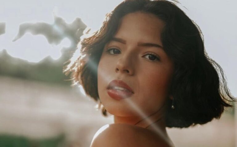 «ME SIENTO VIOLENTADA», DICE ÁNGELA AGUILAR TRAS FOTOS FILTRADAS CON SU SUPUESTO NOVIO