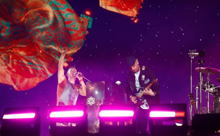 ASÍ SORPRENDIÓ COLDPLAY AL FORO SOL AL RECORDAR A JUAN GABRIEL.