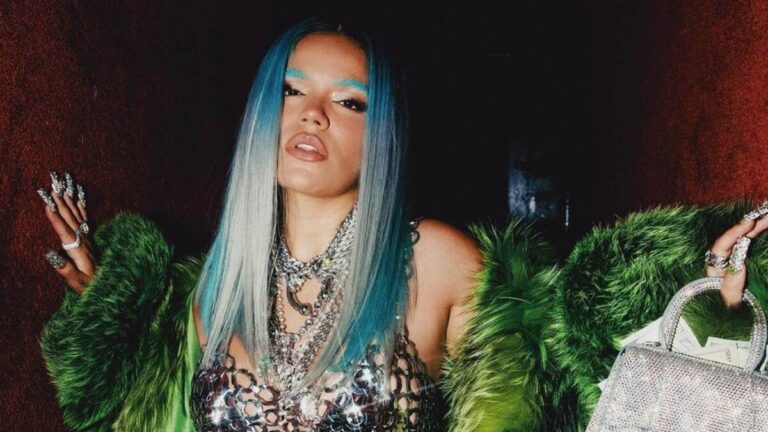 KAROL G ESTRENA «PROVENZA», UN TEMA QUE CELEBRA SU SOLTERÍA.