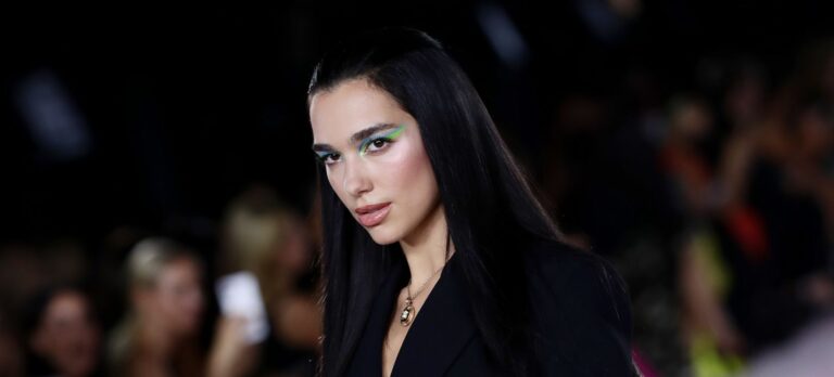 DUA LIPA PODRÍA CONVERTIRSE EN UNA SUPERHEROÍNA, ESTO ES LO QUE SE SABE