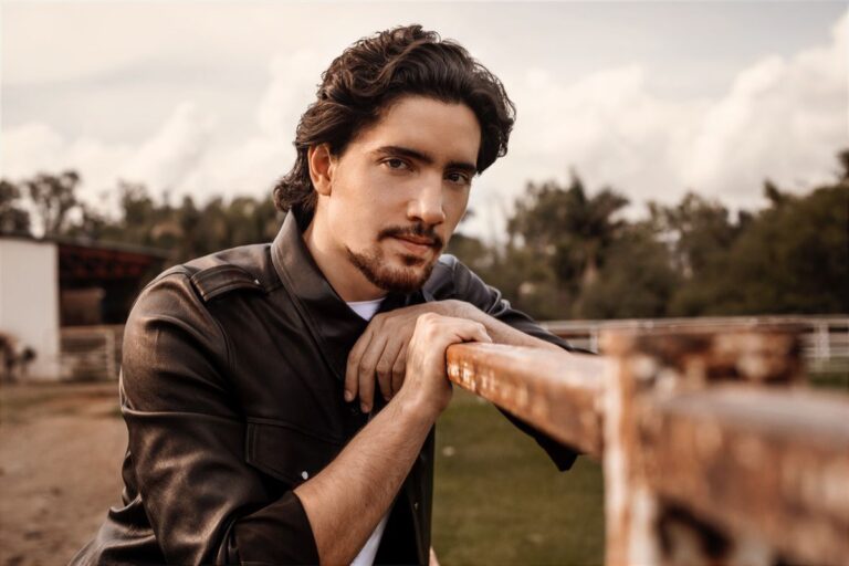ALEX FERNÁNDEZ: «MI ABUELO ME DIO LA PASIÓN POR LA MÚSICA»
