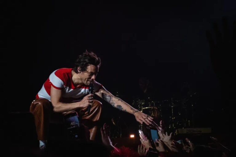 HARRY STYLES: CAOS, LÁGRIMAS Y SONRISAS DURANTE SU PRIMER SHOW EN MÉXICO