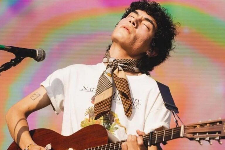 EL DELICIENCE ED MAVERICK ALCANZA LA CIMA; SU MÚSICA ES DE LA MÁS VENDIDAS EN EEUU