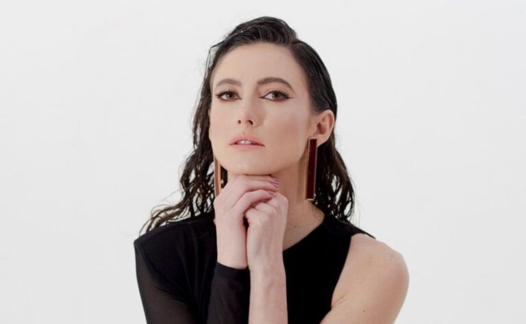 ¿QUIÉN ES KAIA LANA? LA NUEVA VOZ DEL POP ALTERNATIVO MEXICANO