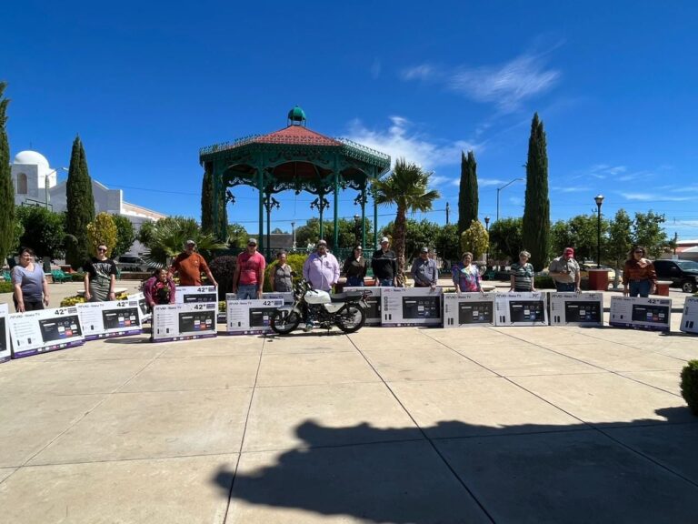 La Presidencia Municipal de Namiquipa celebra entrega de premios de la rifa del pago del impuesto predial