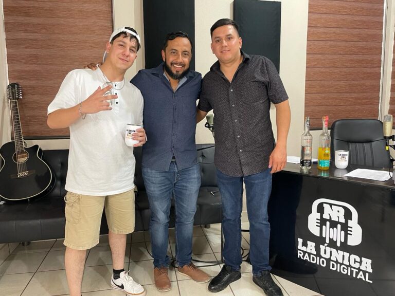 Encuentro inolvidable: Ricardo Rodarte y Lorenzo Corral de Los Admirables de Chihuahua cautivan en «Mi Tierra Linda»