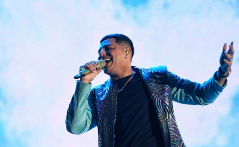 Eduin Caz cumple 30 años y se despide de su público: «me voy a recuperar mi vida»
