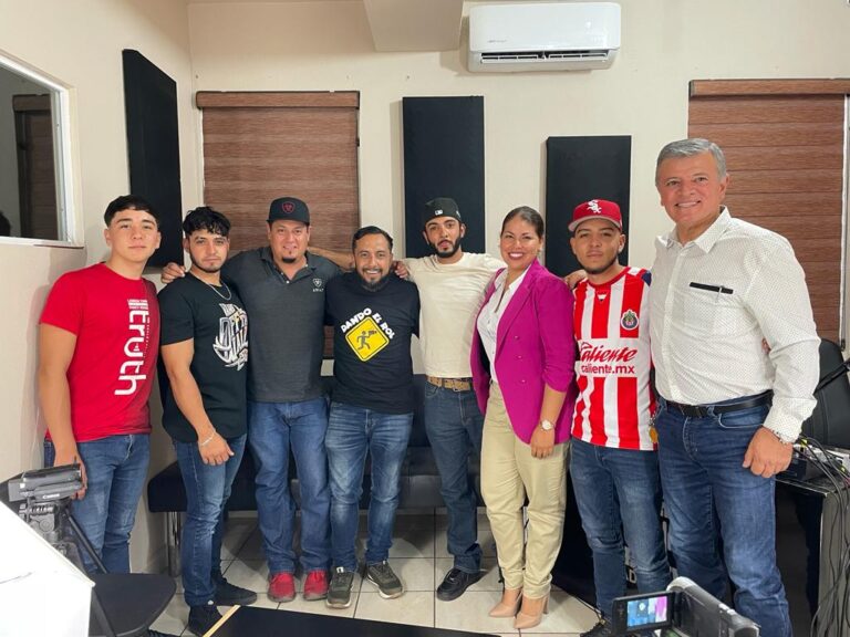 «Emocionante Encuentro en ‘Mi Tierra Linda’: Triunfos Deportivos, Inspiración Poética y Ritmos Innovadores”