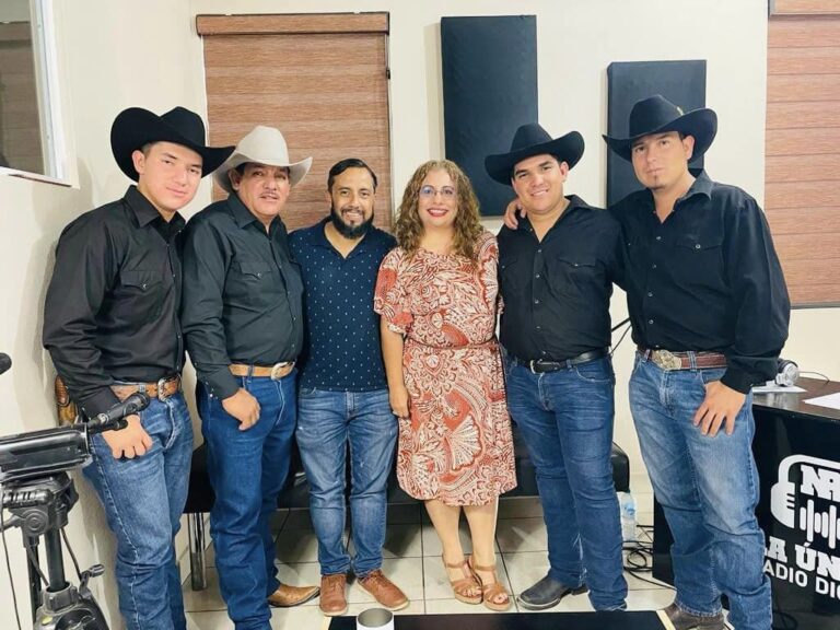 LOS NORTEÑOS DE LA BOQUILLA TOMAN LA ÚNICA RADIO PARA COMPARTIR SU MÚSICA Y EXPERIENCIAS