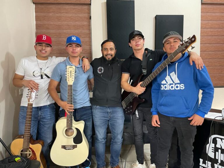 DOUBLE A LLEGA A TRAER LOS CORRIDOS TUMBADOS A NAMIQUIPA