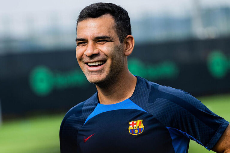 El Mexicano Rafa Márquez podría ser el nuevo DT del Barcelona