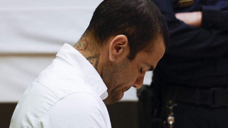 Dani Alves, condenado a cuatro años de prisión por violación