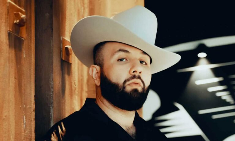 Carin León responde a críticas por sus declaraciones sobre el consumo de drogas: «No vine a ser ejemplo a seguir»