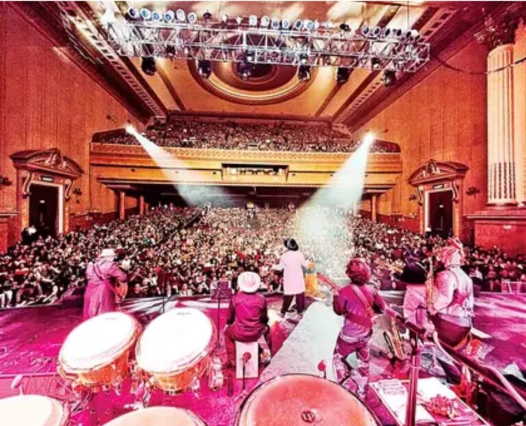 Show nuevo, energía nueva con La maldita Vecindad y los hijos del 5to patio