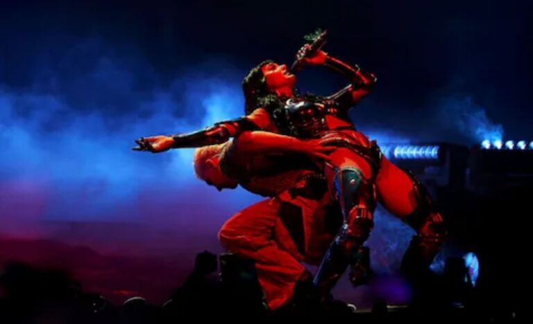 Katy Perry lleva a los mexicanos a galaxia musical