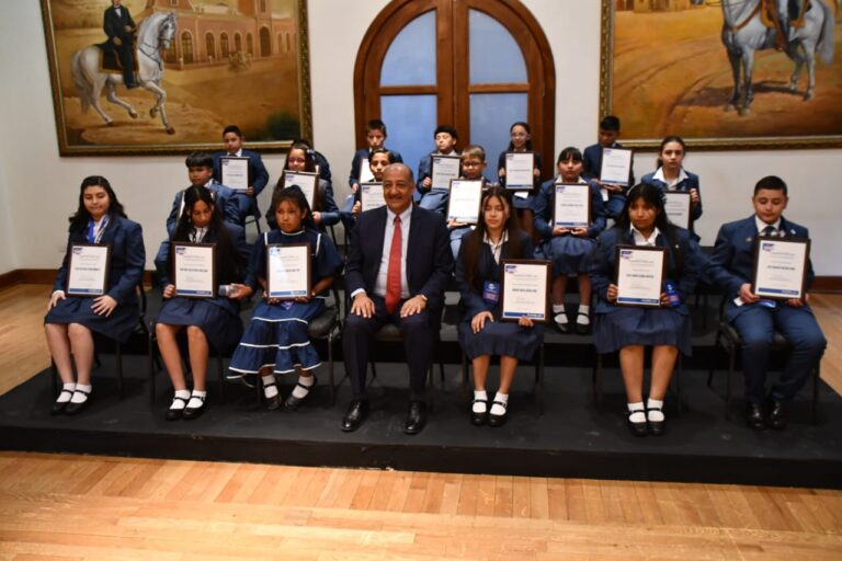 Entregan nombramientos al Gabinete Infantil 2025
