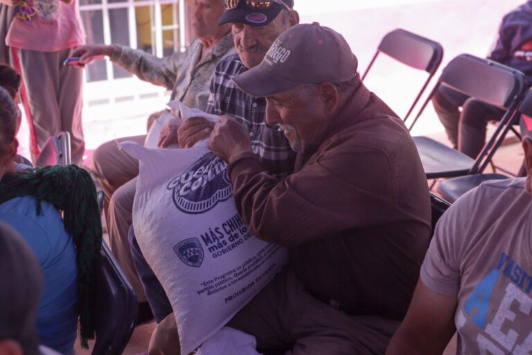 Lleva Gobierno del Estado apoyos alimentarios a familias de los pueblos originarios   