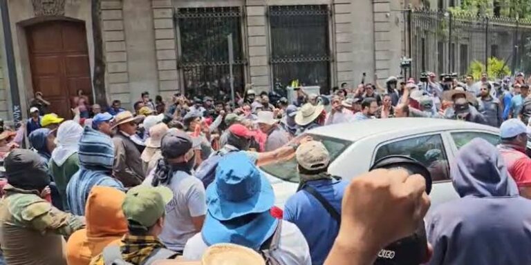 Gobierno exige postura clara a maestros tras protestas en Segob