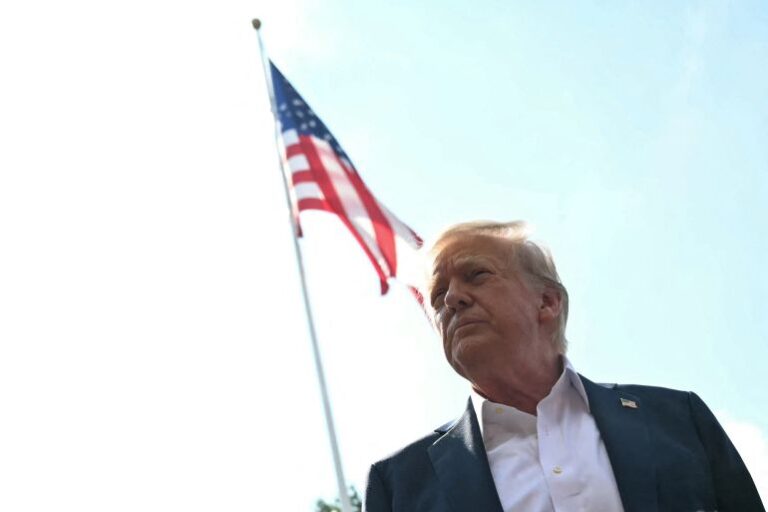 Trump desata nueva guerra comercial con México al aplicar arancel del 30 %