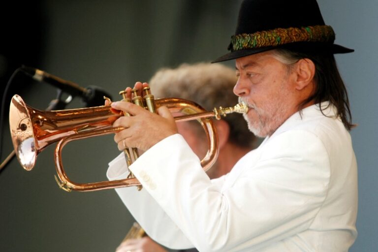 Falleció Chuck Mangione a los 84 años: adiós al legendario fliscorno del jazz