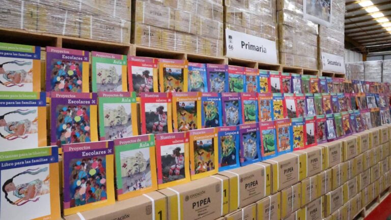 Arranca la entrega histórica de más de 156 millones de libros de texto gratuitos para millones de estudiantes
