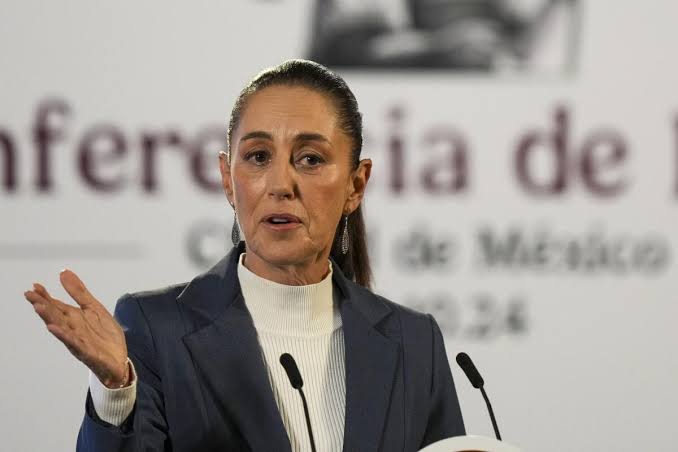 Sheinbaum descarta reembolso directo del impuesto a remesas y propone otra estrategia