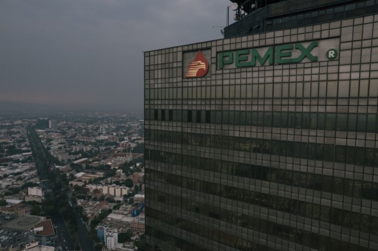 Pemex abre al sector privado para impulsar producción y reducir dependencia energética