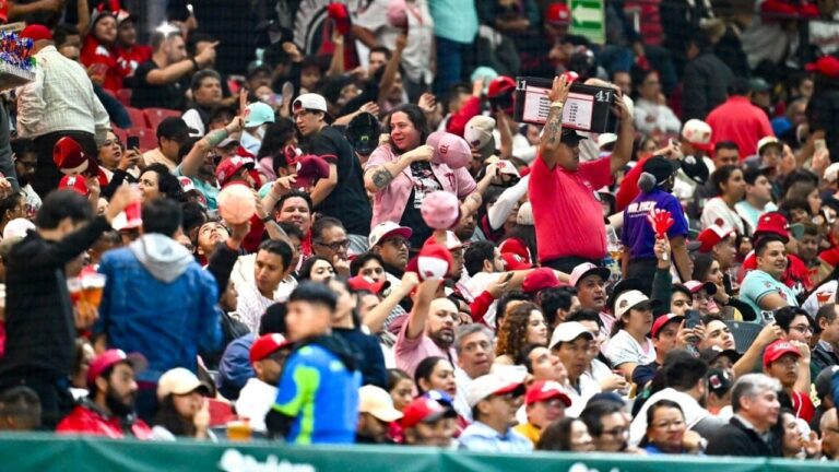 Aficionado de 9 años en terapia intensiva tras recibir un pelotazo de foul en el Estadio Alfredo Harp Helú