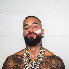 Maluma deslumbra en CDMX al revelar su gira mundial ‘+Pretty +Dirty’ desde un Turibús»