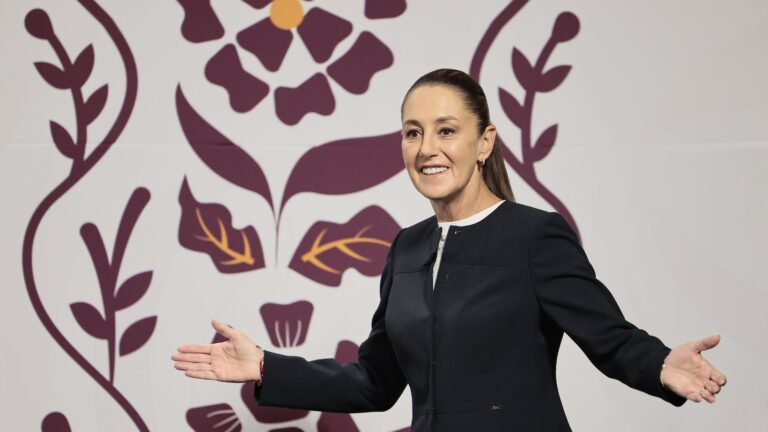 Sheinbaum anuncia jornada laboral de 40 horas semanales acompañada de incremento salarial