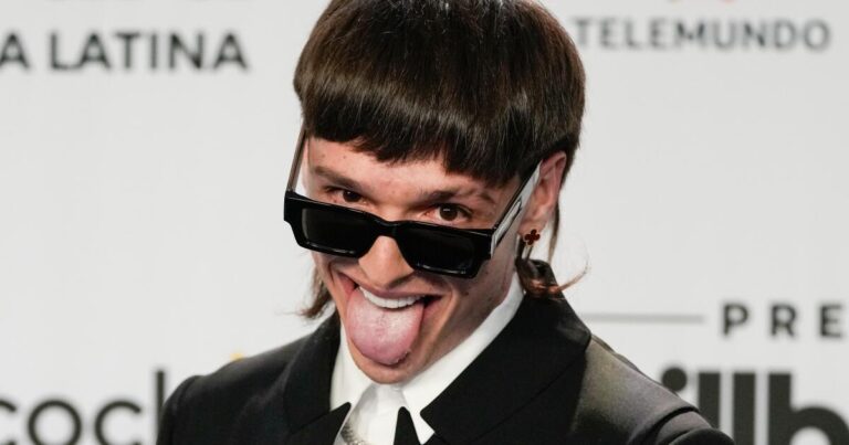 “Peso Pluma será galardonado con el primer Premio Billboard Vanguardia y actuará en la ceremonia”