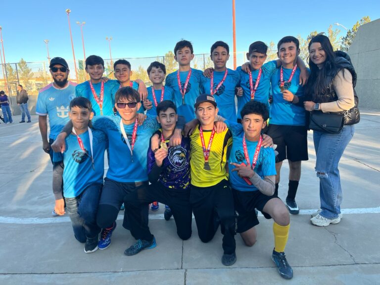 Premian a los campeones del Torneo Otoñal de Fútbol