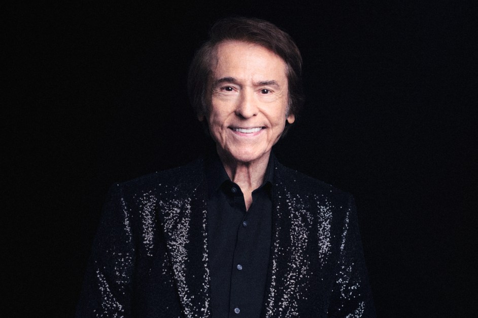 Raphael, eterno y brillante: el ‘Divo de Linares’ es reconocido como Persona del Año en los Latin Grammy 2025