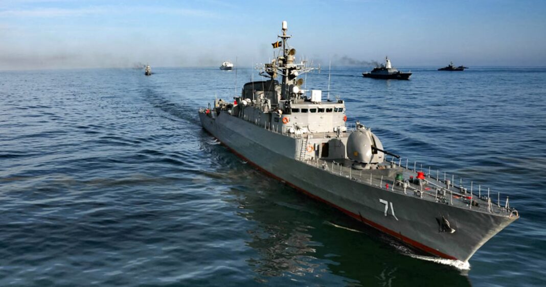 Irán fortalece lazos con Rusia y China mediante ejercicios navales conjuntos en el Golfo de Omán