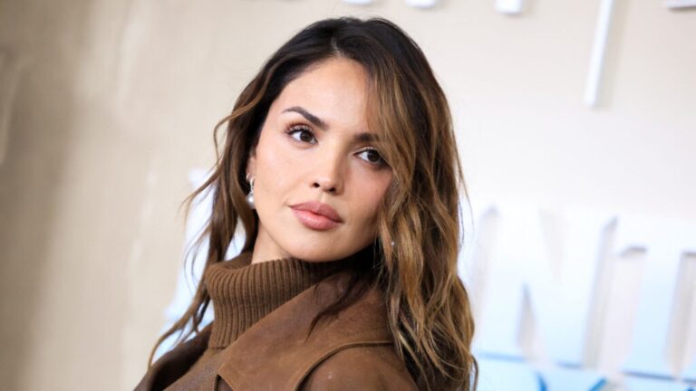Eiza González desmiente falsa nominación a “Peor Actriz” y critica a medios