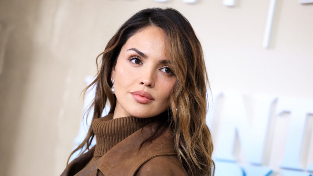 Eiza González desmiente falsa nominación a “Peor Actriz” y critica a medios