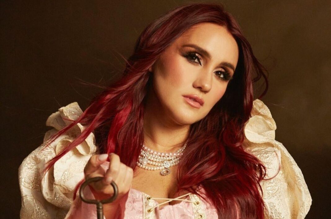 Dulce María agranda su familia y presenta a su nueva bebé
