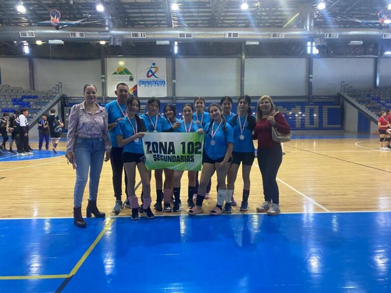 ¡Orgullo de Namiquipa! Secundaria Héroes de México 3069 conquista el segundo lugar en voleibol regional