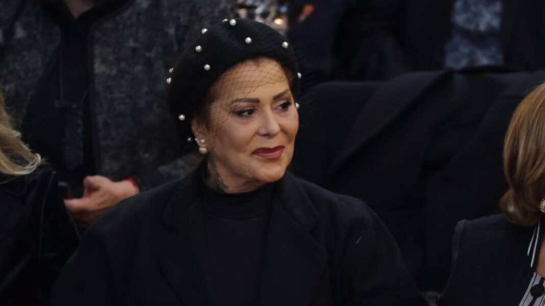 Alejandra Guzmán sufre caída y preocupa a fans; reportan afectación en la cadera