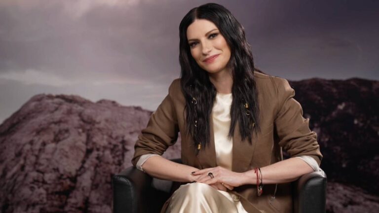 Laura Pausini rinde tributo a Natalia Lafourcade en su nuevo álbum inspirado en la música latina
