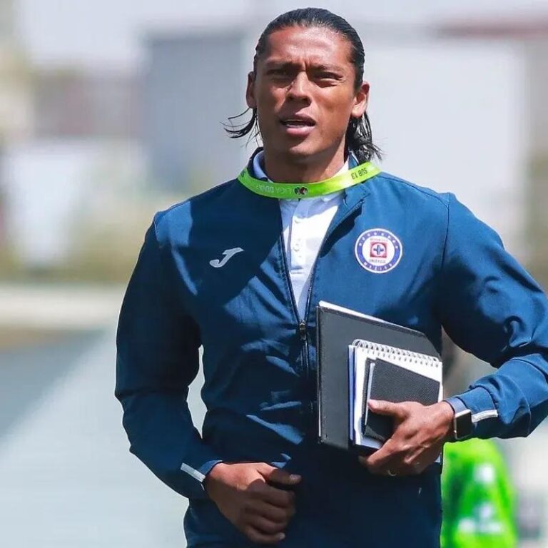 Joel Huiqui toma el mando de Cruz Azul en plena crisis rumbo a la Liguilla