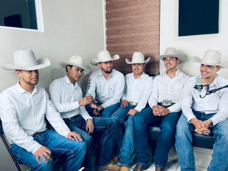 Conjunto Nuevo Destino conquista plataformas digitales con grabación en vivo desde La Única Radio