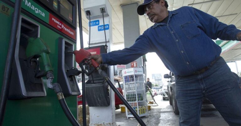 Gobierno destina miles de millones cada semana para contener precio de la gasolina