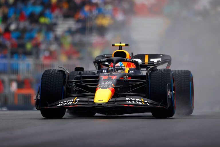 Checo Pérez recibe sanción tras intenso duelo con Liam Lawson en el GP de Canadá