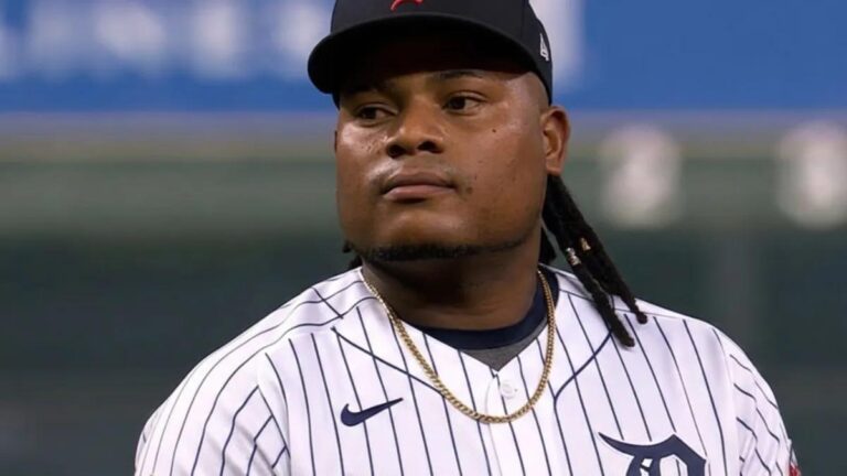 MLB castiga a Framber Valdez y al manager A.J. Hinch tras pelotazo a Trevor Story