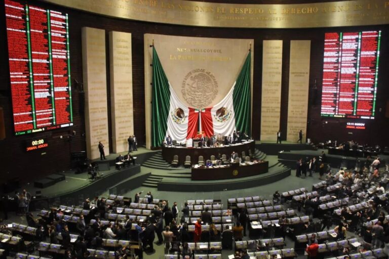 Morena mueve sus piezas rumbo a 2027: 11 legisladores dejan temporalmente sus cargos